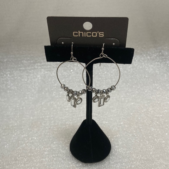 Chico’s NWOT - Triple Strand Silvertone Necklace with Smokey Crystals & Earrings - Picture 12 of 13